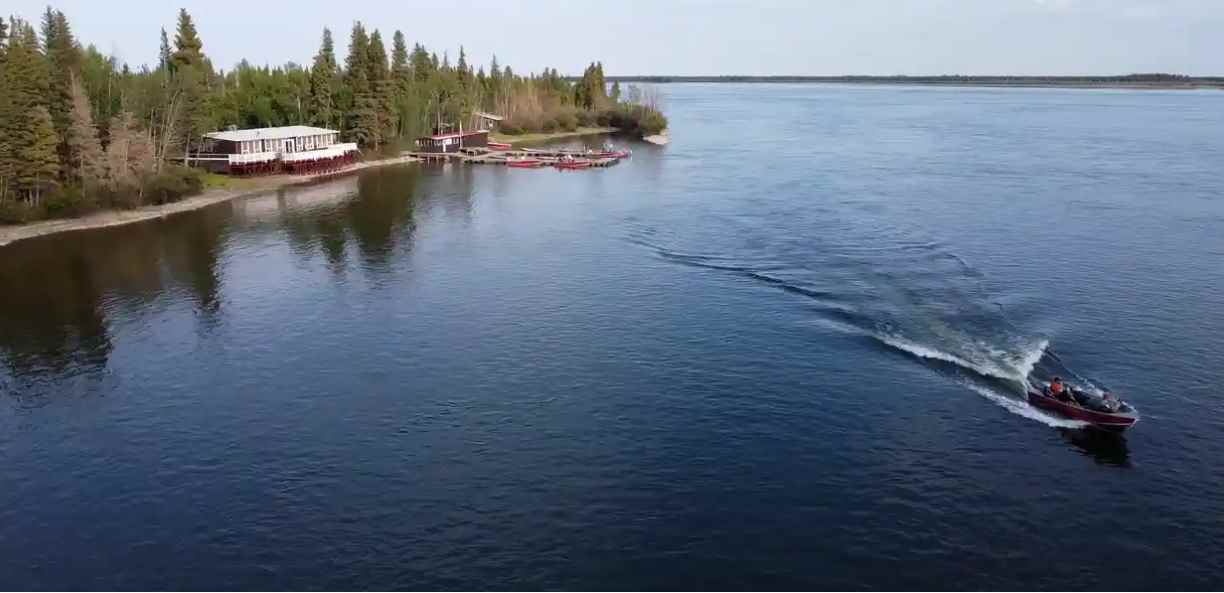 Brabant Lodge Accommodations on Brabrant Island Morthweat Territories Canada